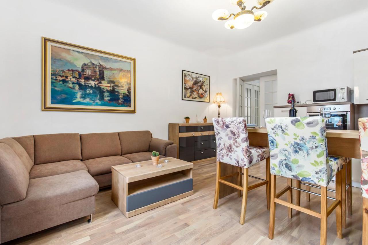 Villa Carolina Rijeka Exteriör bild