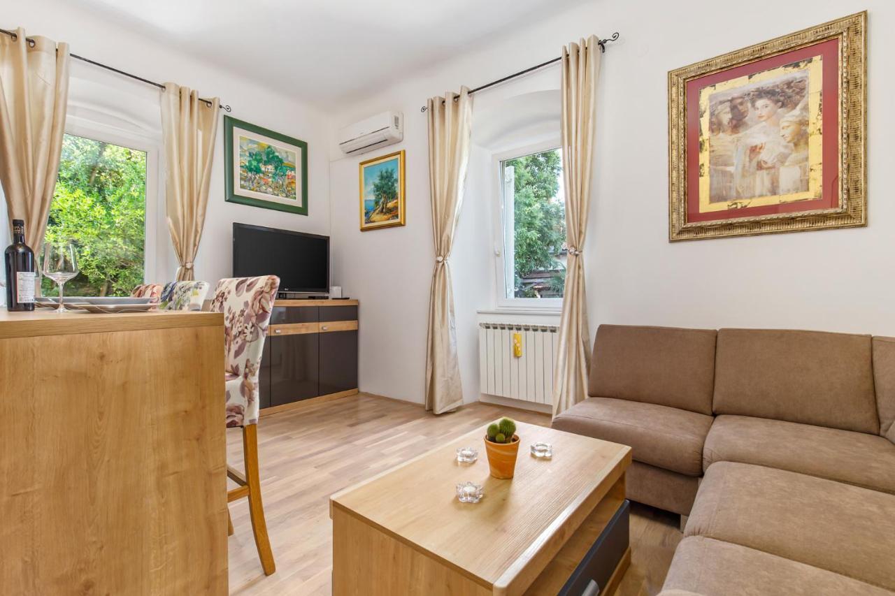 Villa Carolina Rijeka Exteriör bild